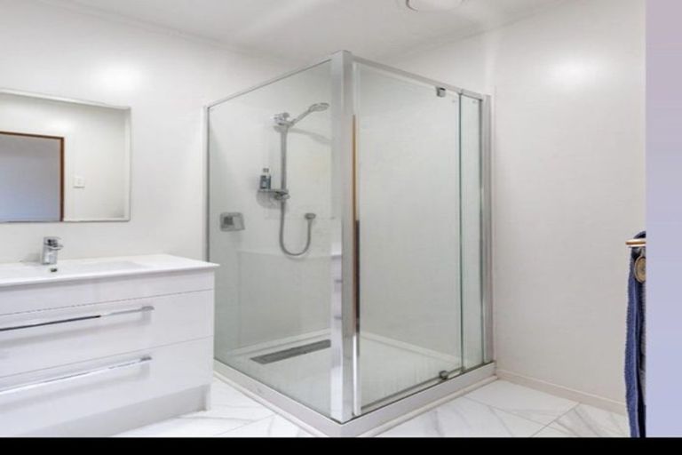 Photo of property in 24 Waikoukou Valley Road, Waimauku, 0812