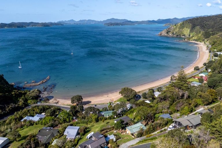 Photo of property in 4 Queens View Road, Russell, 0202