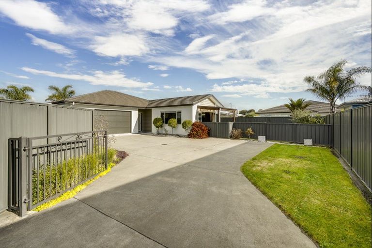 Photo of property in 10 Ohau Place, Poraiti, Napier, 4112