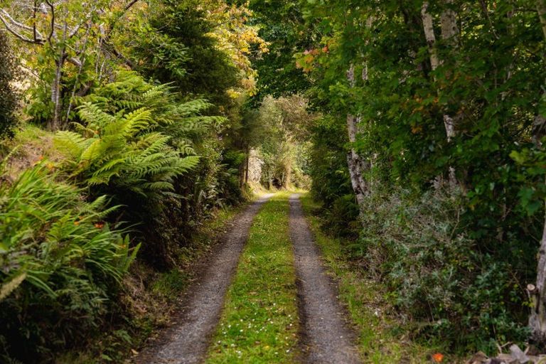 Photo of property in 30 Ruru Avenue, Saint Leonards, Dunedin, 9022