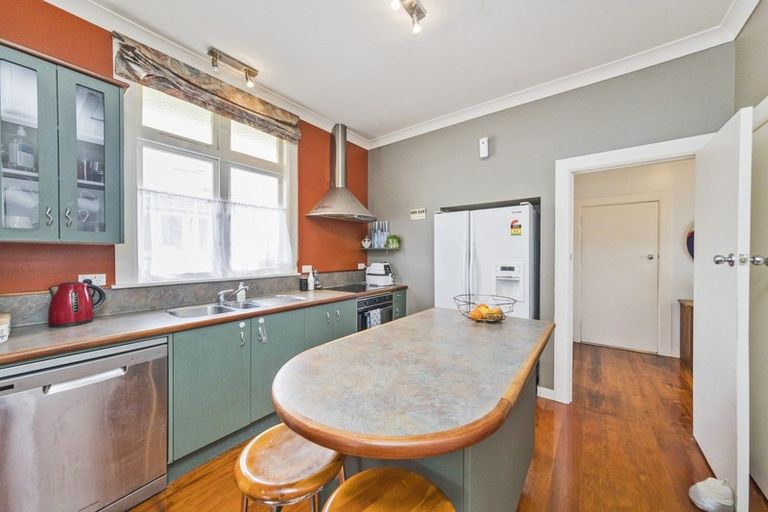 Photo of property in 22 Milverton Avenue, Hokowhitu, Palmerston North, 4410