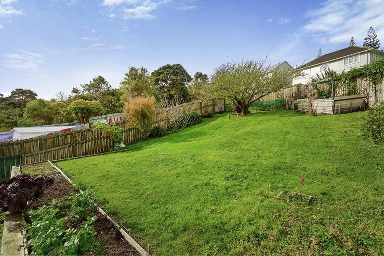Photo of property in 188 Sievers Grove, Cannons Creek, Porirua, 5024
