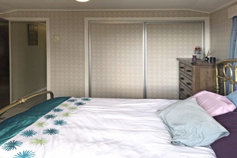 Photo of property in 20 Rimu Street, Kaka Point, 9271