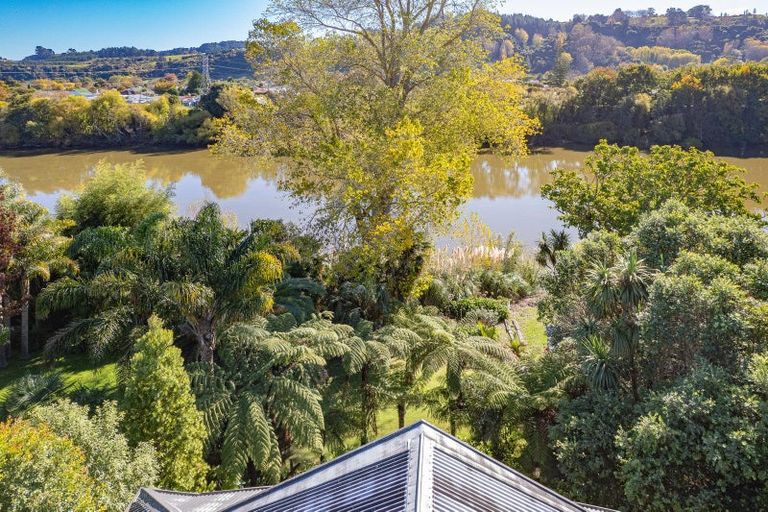 Photo of property in 19 Riverbank Road, Okoia, Whanganui, 4573