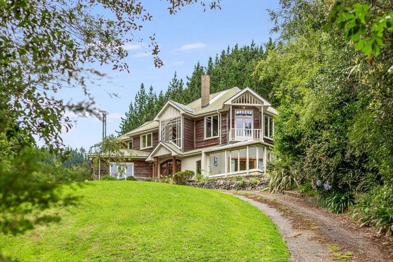Photo of property in 65 Valley Road, Paraparaumu, 5032