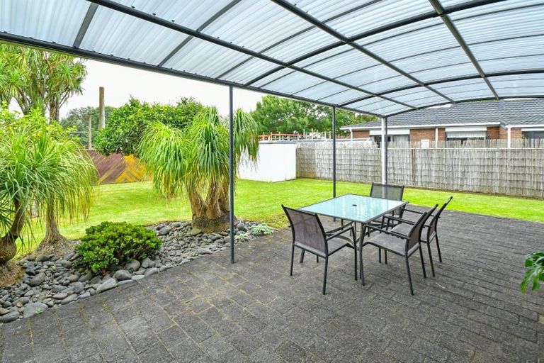 Photo of property in 15 Evanda Crescent, Conifer Grove, Takanini, 2112