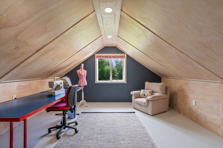 Photo of property in 2268 Ohai Clifden Highway, Orawia, Otautau, 9682