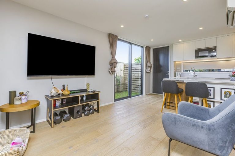 Photo of property in 52 Koro Lane, Mangere Bridge, Auckland, 2022