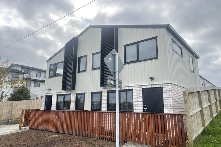 Photo of property in 1/15 Toru Street, Te Atatu Peninsula, Auckland, 0610