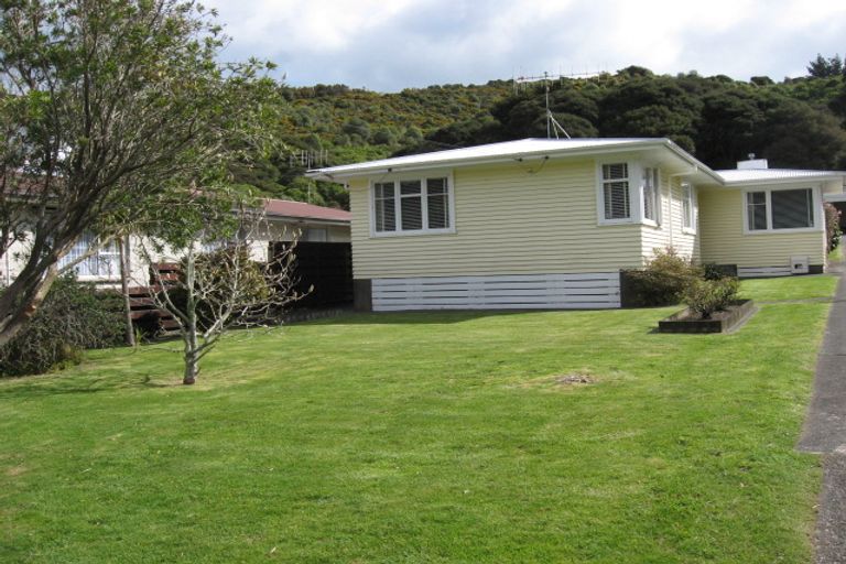 Photo of property in 48a Stanley Street, Wainuiomata, Lower Hutt, 5014