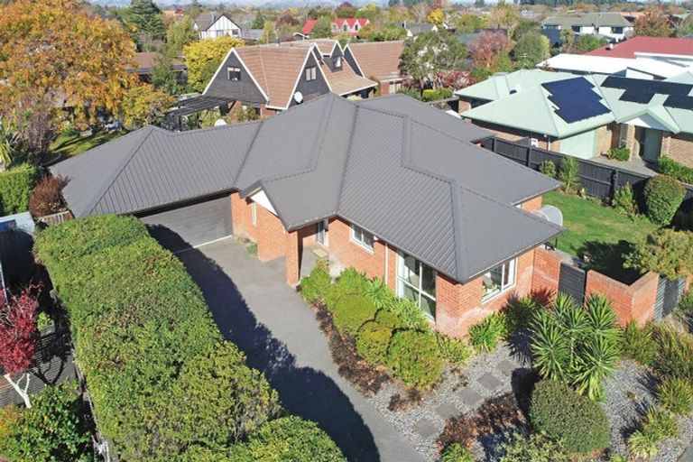 Photo of property in 114 Rothesay Road, Parklands, Christchurch, 8083