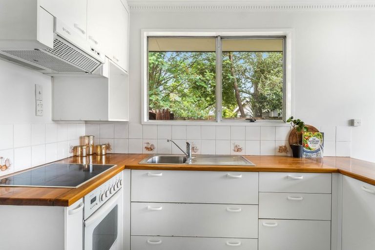 Photo of property in 2/37 Petrie Street, Richmond, Christchurch, 8013