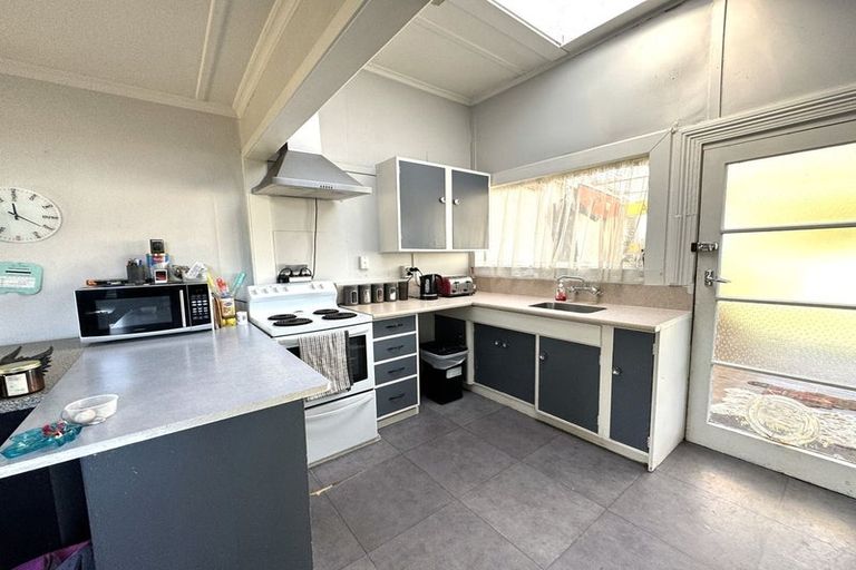 Photo of property in 105 Clyde Street, Balclutha, 9230