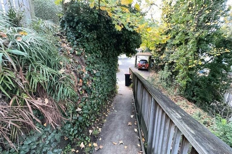 Photo of property in 22 Milton Road, Bluff Hill, Napier, 4110