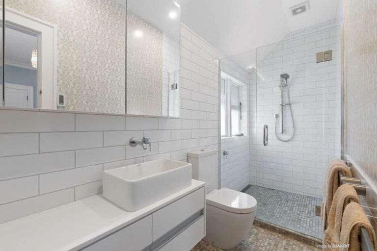 Photo of property in 37 Glen Road, Kelburn, Wellington, 6012