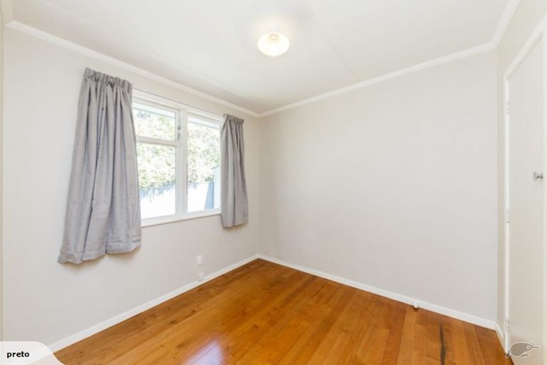 Photo of property in 10 Mokau Place, Terrace End, Palmerston North, 4410