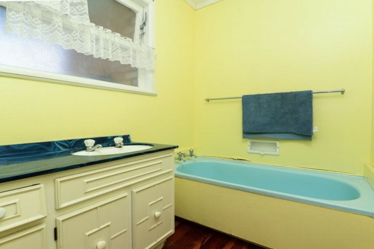 Photo of property in 1 Panair Crescent, Hillcrest, Hamilton, 3216