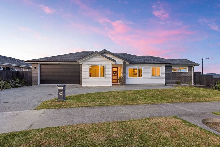 Photo of property in 11 Nobilo Road, Kumeu, 0810