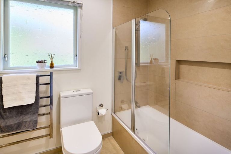 Photo of property in 3 Cleat Street, Whitby, Porirua, 5024