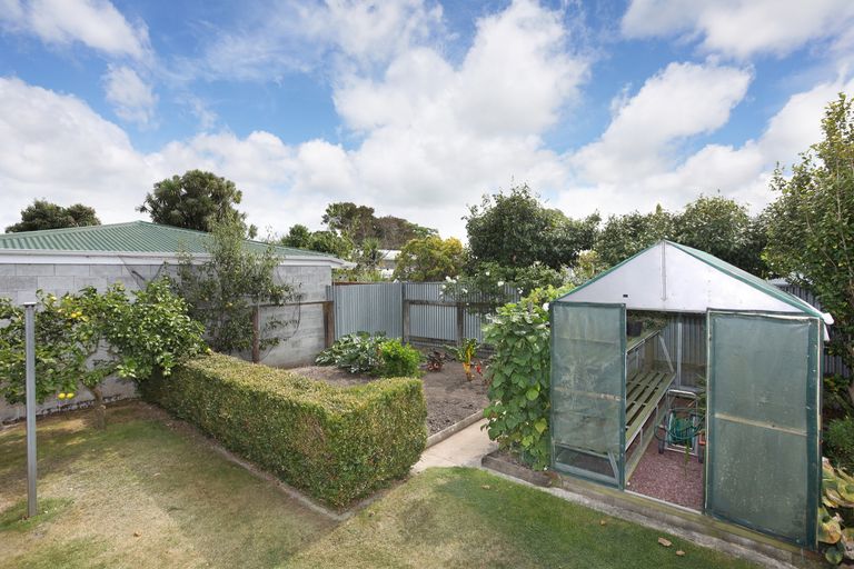 Photo of property in 17 Henare Street, West End, Palmerston North, 4412