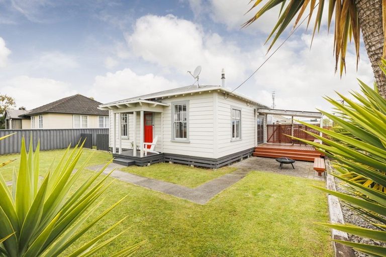 Photo of property in 9 Leeds Street, Milson, Palmerston North, 4414