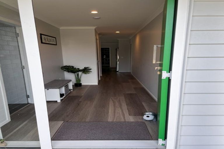 Photo of property in 107 Mawai Hakona Drive, Wallaceville, Upper Hutt, 5018