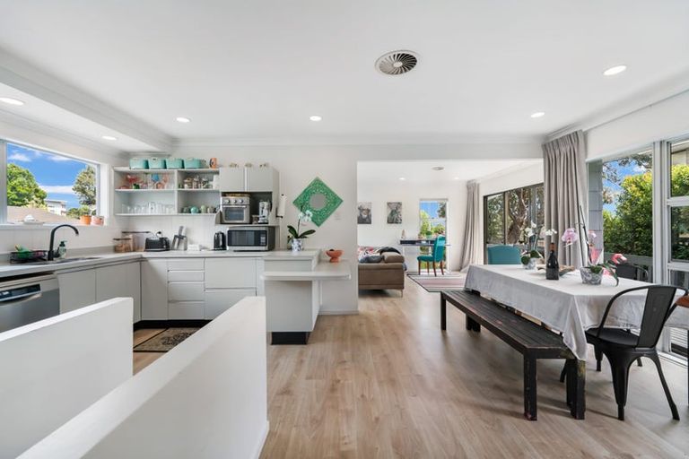 Photo of property in 10 Opal Avenue, Pakuranga, Auckland, 2010