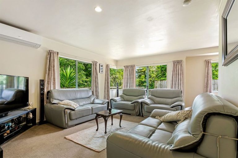 Photo of property in 3/14 Sungrove Rise, Sunnyvale, Auckland, 0612