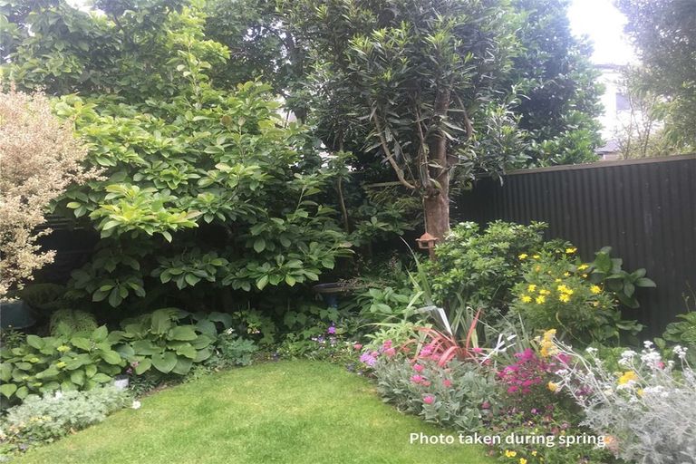 Photo of property in 2/41 Taupata Street, Redcliffs, Christchurch, 8081