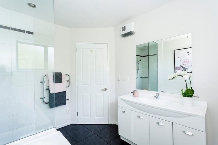 Photo of property in 8 Highgrove, Saint Clair, Dunedin, 9012