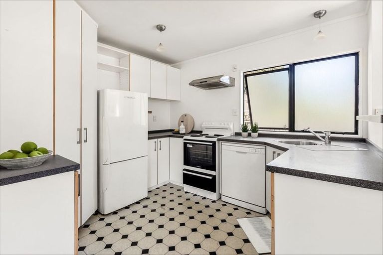 Photo of property in 113 Houghton Bay Road, Houghton Bay, Wellington, 6023