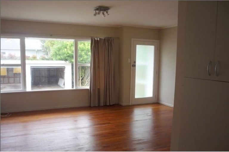 Photo of property in 3/238 Lake Road, Hauraki, Auckland, 0622