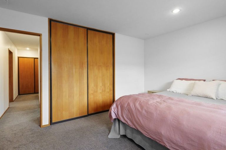 Photo of property in 2/37 Jennifer Street, Bryndwr, Christchurch, 8053