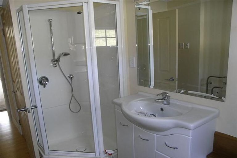 Photo of property in 24 Mudgeways Road, Massey, Auckland, 0614