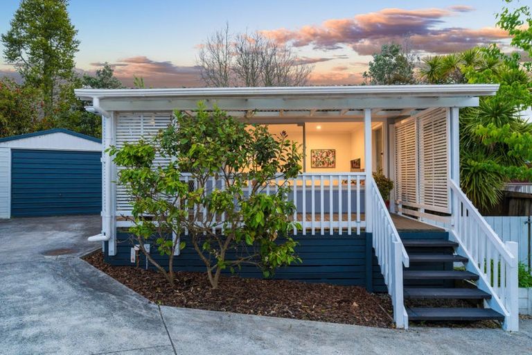 Photo of property in 3/99a View Road, Sunnyvale, Auckland, 0612