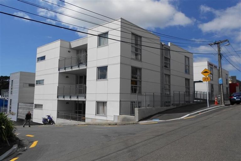 Photo of property in Hanson House, 3b/27 Hanson Street, Mount Cook, Wellington, 6021