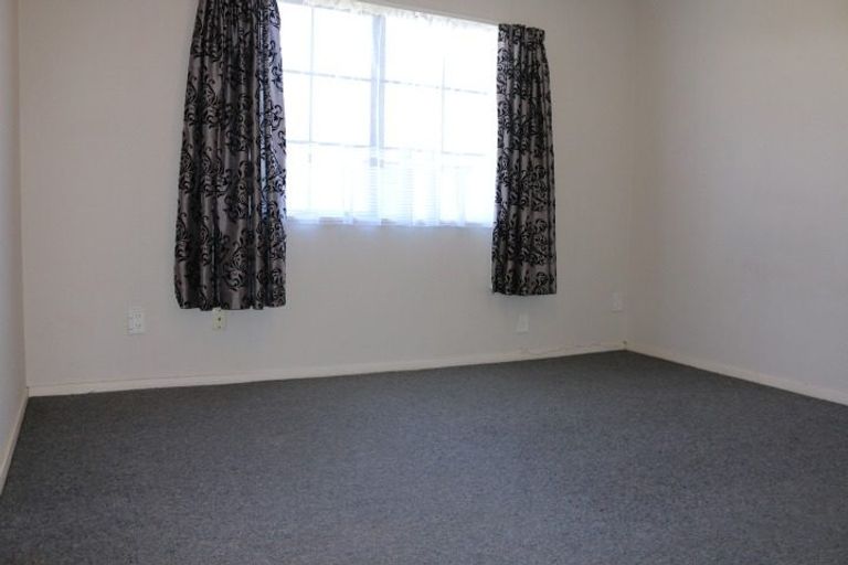 Photo of property in 10 Ihle Street, Terrace End, Palmerston North, 4410