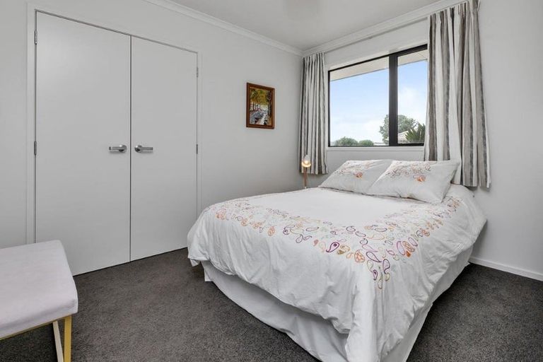 Photo of property in 18 Ocean View Rise, Ruakaka, 0116