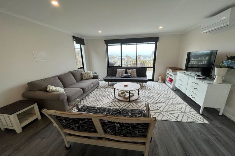 Photo of property in 17 Seafarer Crescent, Stanmore Bay, Whangaparaoa, 0932