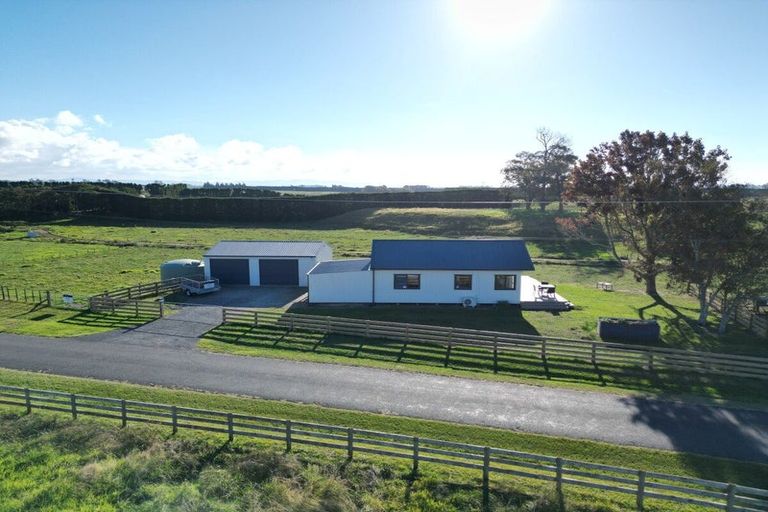 Photo of property in 92 Ohinepanea Road, Pukehina, Te Puke, 3186