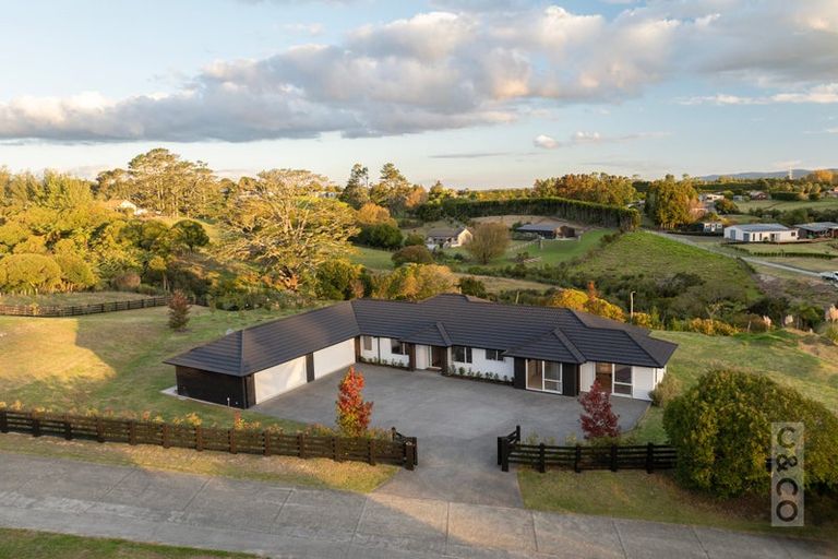 Photo of property in 43e Terry Smyth Drive, Kumeu, 0892