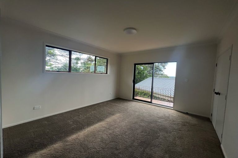 Photo of property in 12 Flagstaff Place, Massey, Auckland, 0614