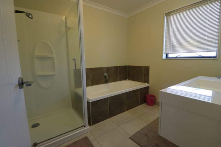 Photo of property in 12 Castleton Way, Flagstaff, Hamilton, 3210