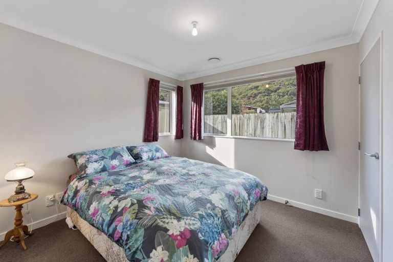 Photo of property in 14 Sun Valley Way, Wainuiomata, Lower Hutt, 5014