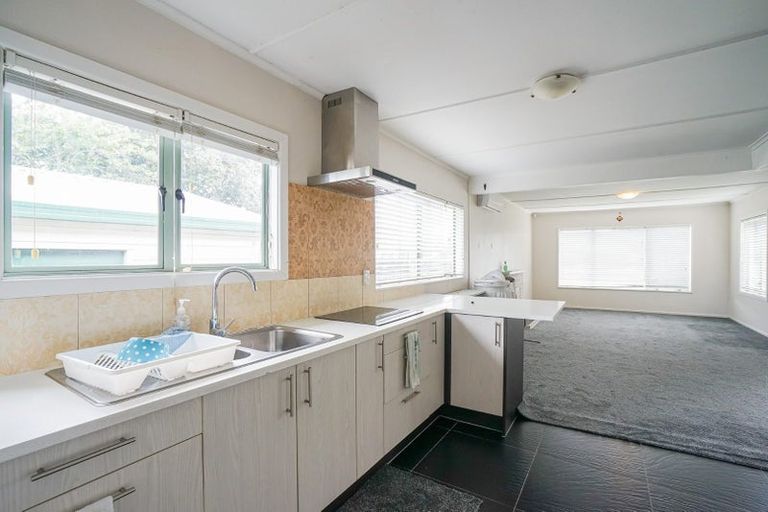 Photo of property in 71 Valentine Street, Papakura, 2110