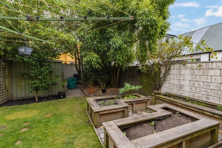 Photo of property in 1/27 Innes Road, St Albans, Christchurch, 8052