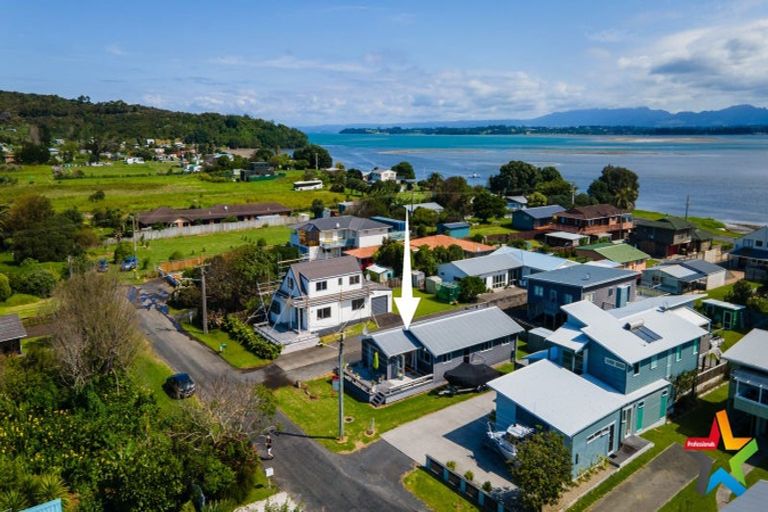 Photo of property in 16 Tatai Road, Bowentown, Waihi Beach, 3177