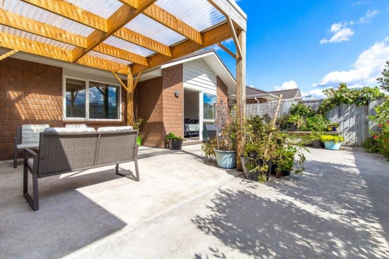 Photo of property in 5 Piwakawaka Court, Rototuna North, Hamilton, 3210