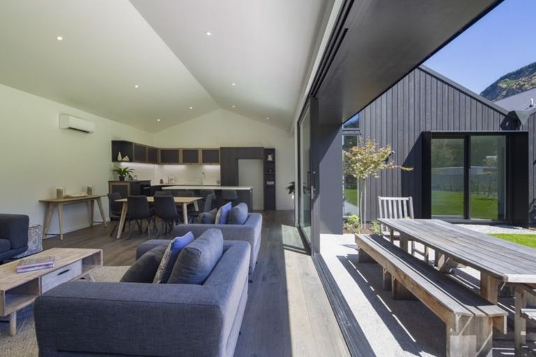 Photo of property in 34 Flynn Lane, Arrowtown, 9302