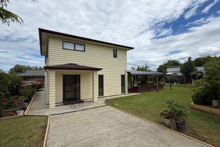 Photo of property in 9 Crestlands Place, Papakura, 2110